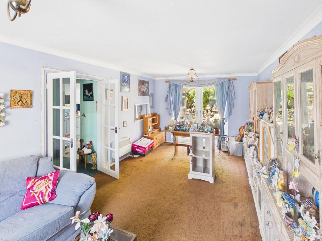 House in Crawley, Worth - View 2