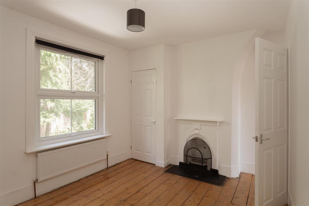 House in Reigate and Banstead, Reffles Bridge, Earlswood - View 6