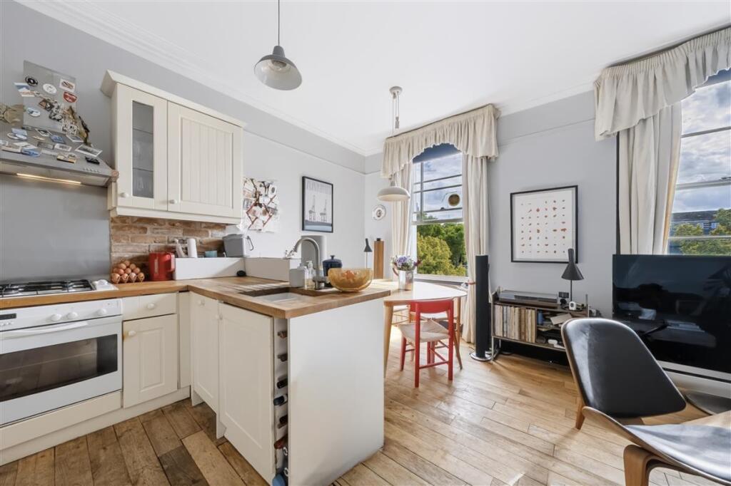 Apartment in London - View 2
