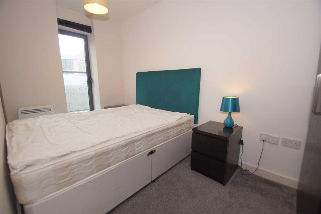 Apartment in Leeds - More
