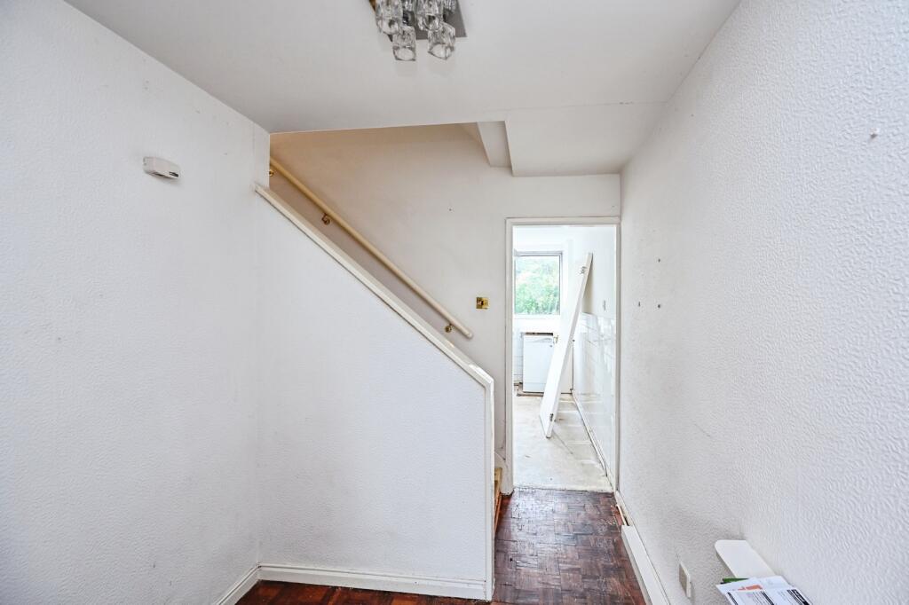 Handley Court, Liverpool, Merseyside, L19 photo 2