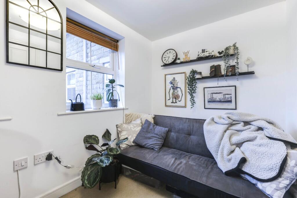 Additional image 14 of Waters Walk, Apperley Bridge, Bradford, West Yorkshire, BD10