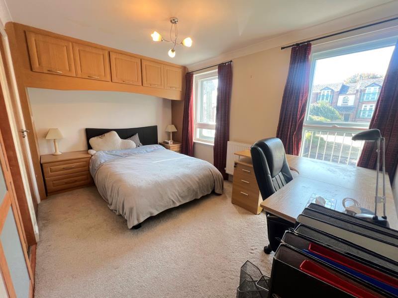 Apartment in Guildford, Surrey - View 5