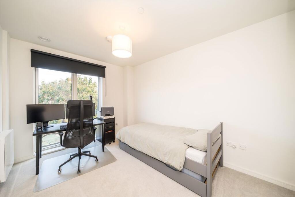 Apartment in London - View 5