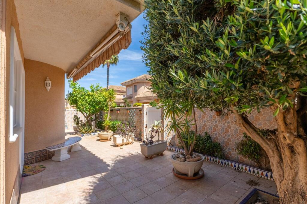Main image of property: Valencia, Alicante, Torrevieja