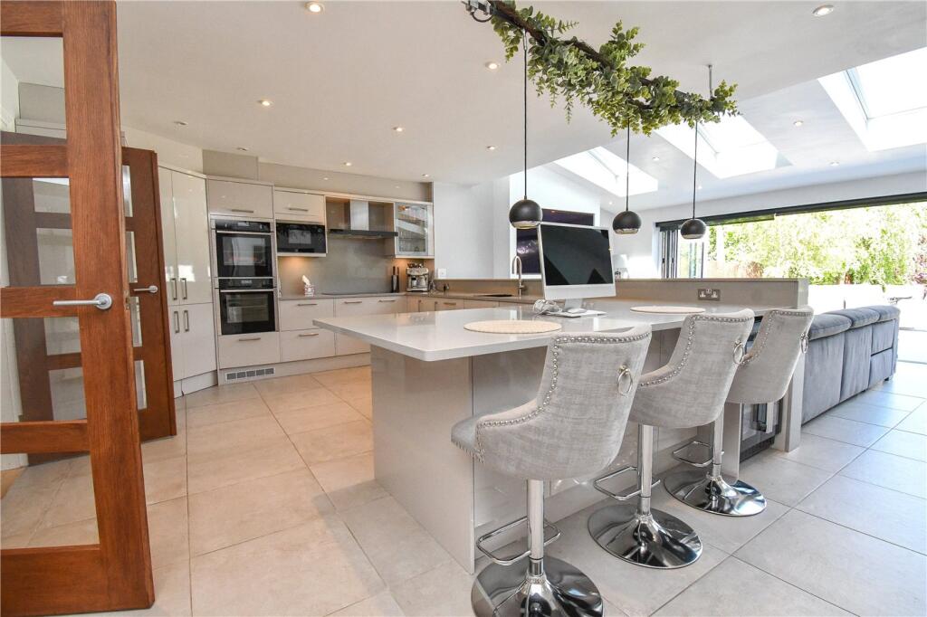 House in Wirral, Liverpool City Region - View 5