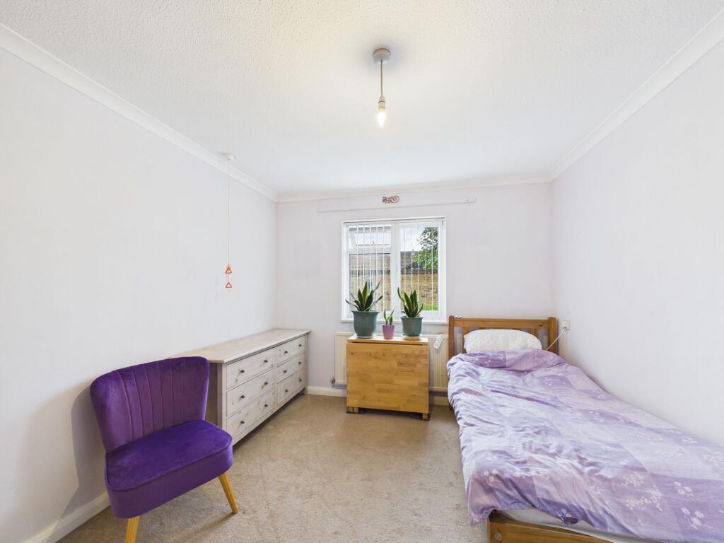 Apartment in Reading, Lower Earley, Earley - View 5