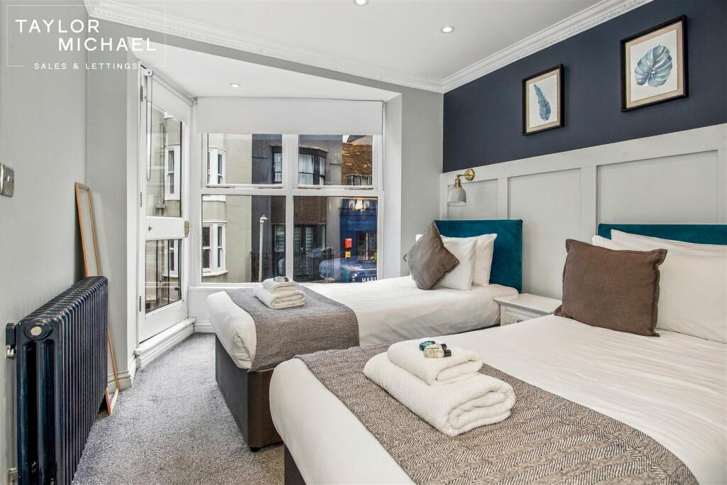 4 bedroom terraced house for rent