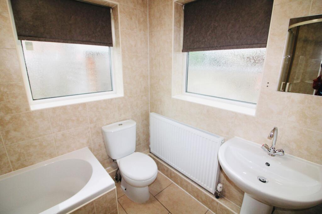 House in Nottingham, Lenton - More