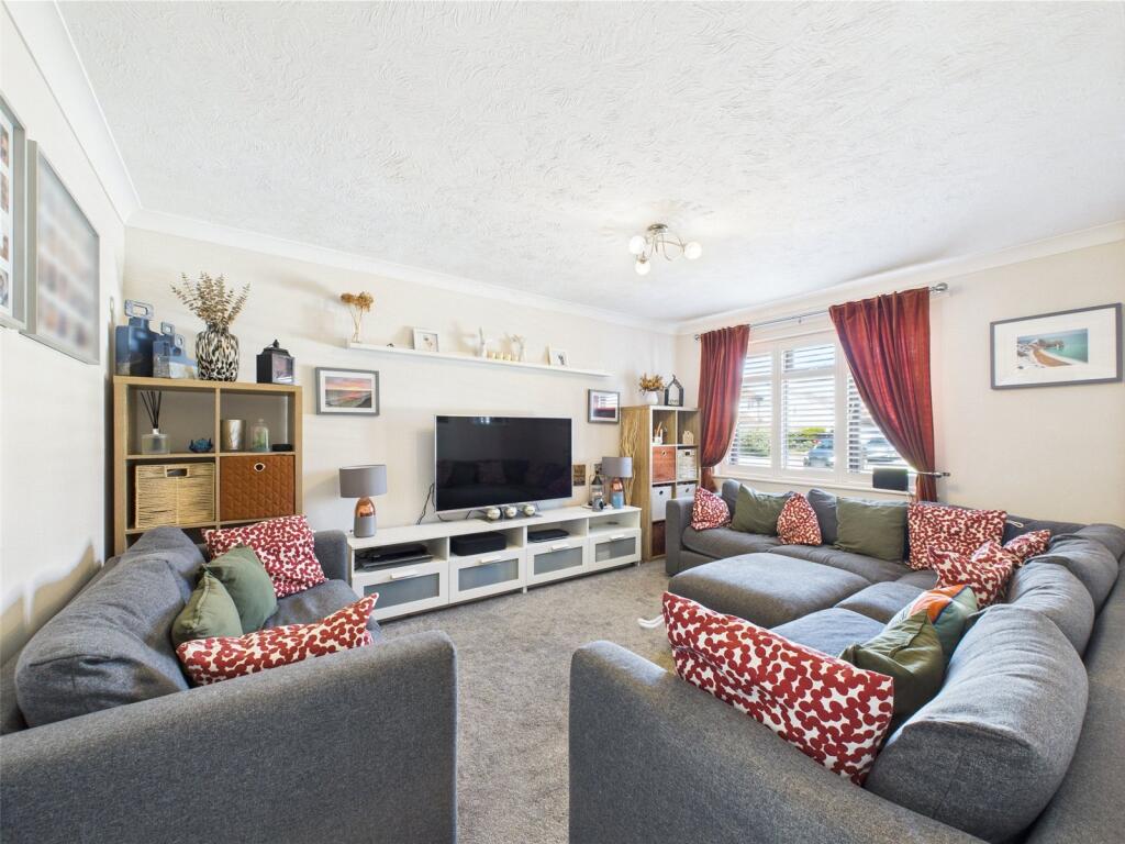 Foxglove Close, Christchurch, Dorset, BH23 photo 3