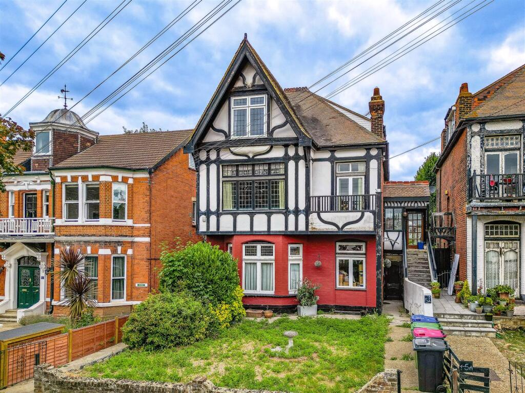Main image of property: COSSINGTON ROAD, Westcliff-On-Sea
