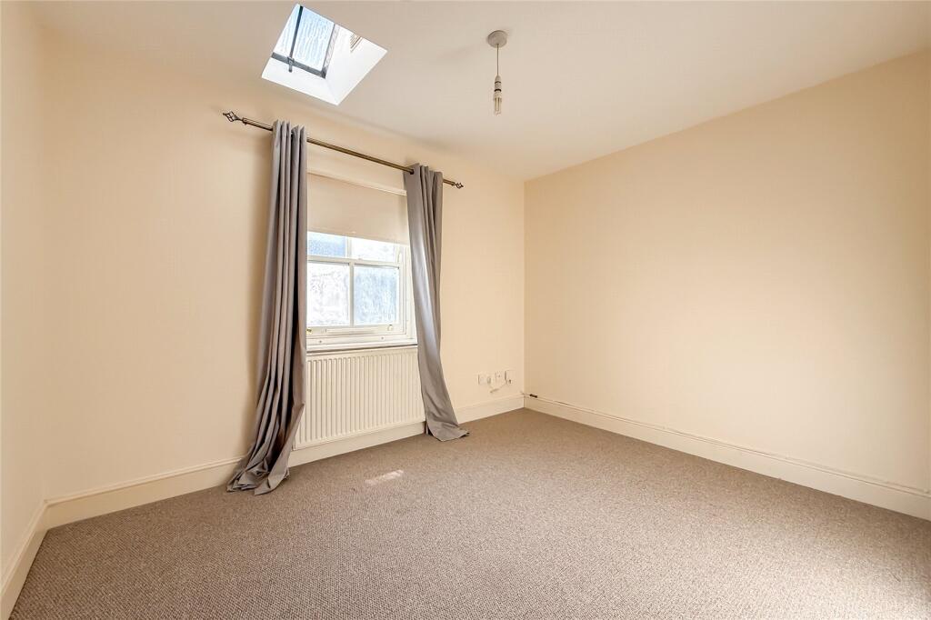 Apartment in St Albans - View 3