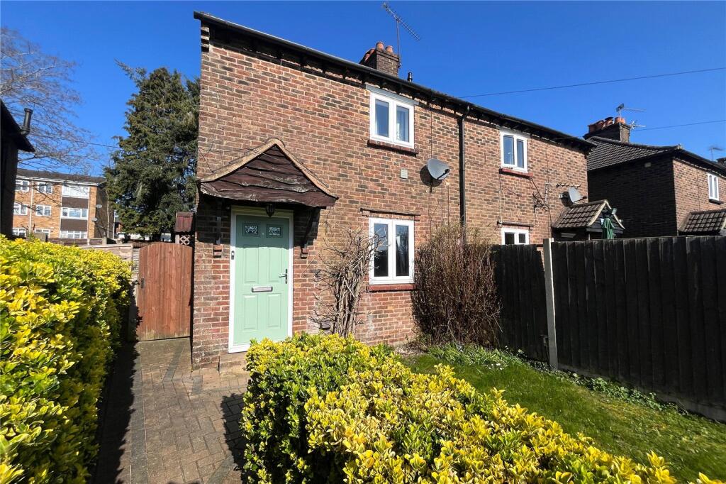 Main image of property: Alma Lane, Farnham, Surrey, GU9