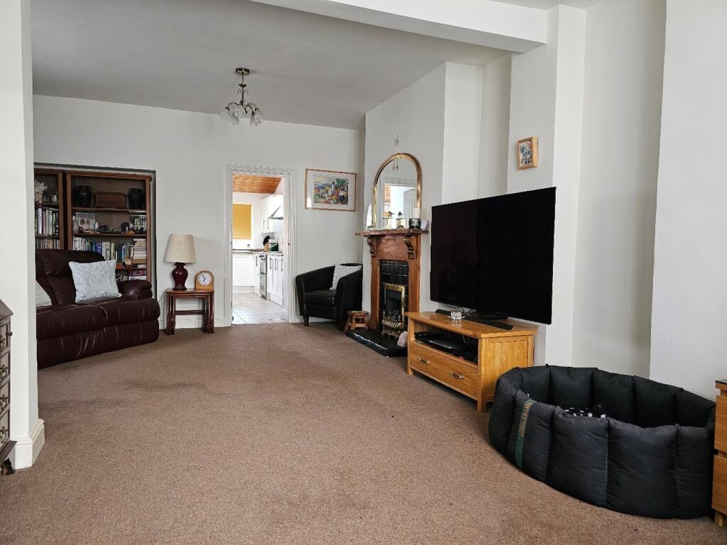 House in Dinas Powys, Vale of Glamorgan - View 3