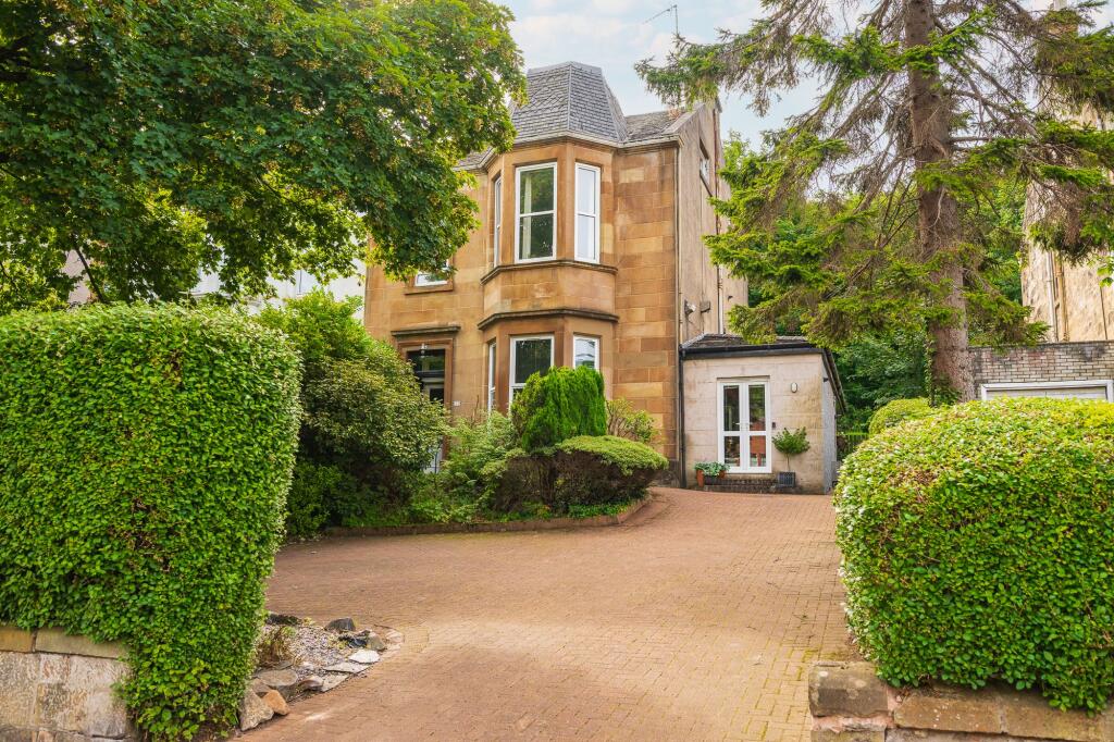 2-bed flat on 173 Tantallon Road, Shawlands, G41, £270,000