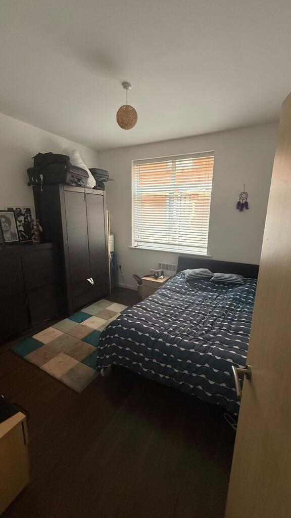Mint Drive, Hockley, B18 photo 4