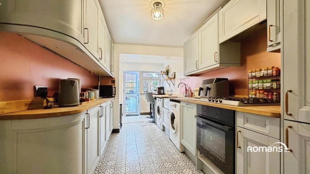 House in Basingstoke and Deane, Basingstoke - More