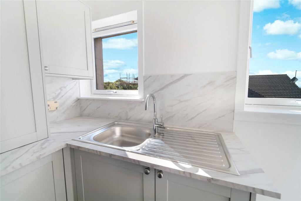Apartment in Paisley, Castlehead - More