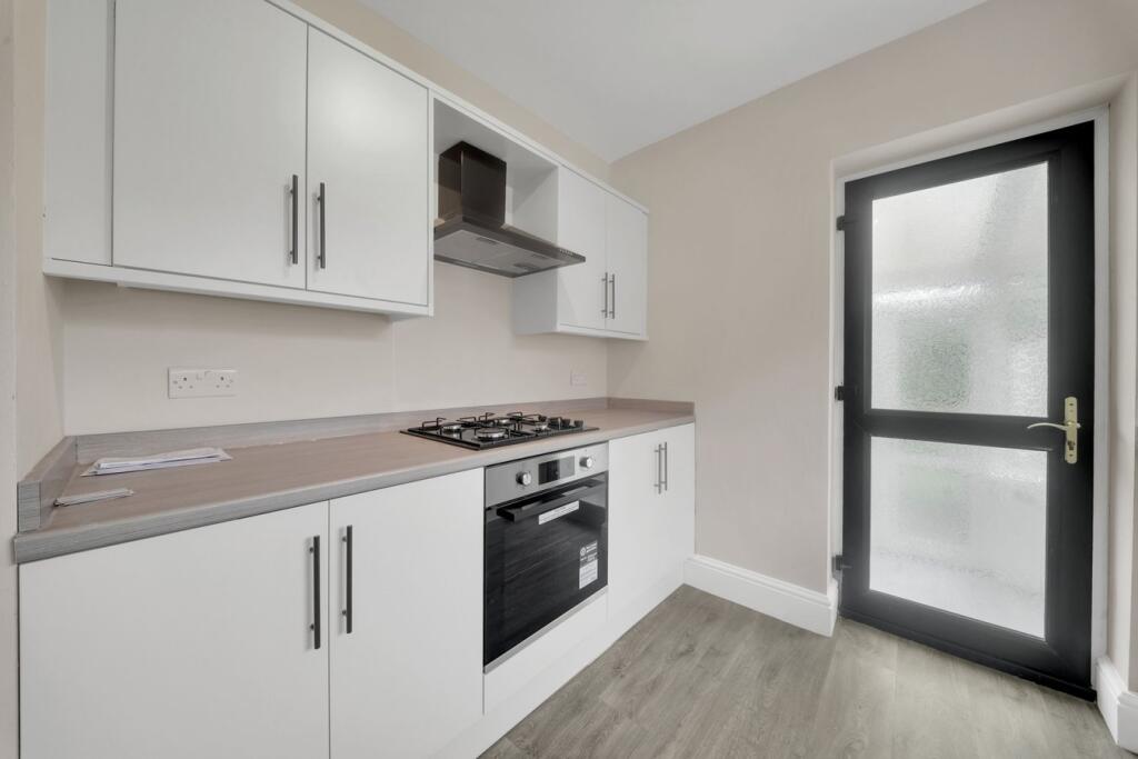Horning Crescent, Burnley, BB10 photo 5