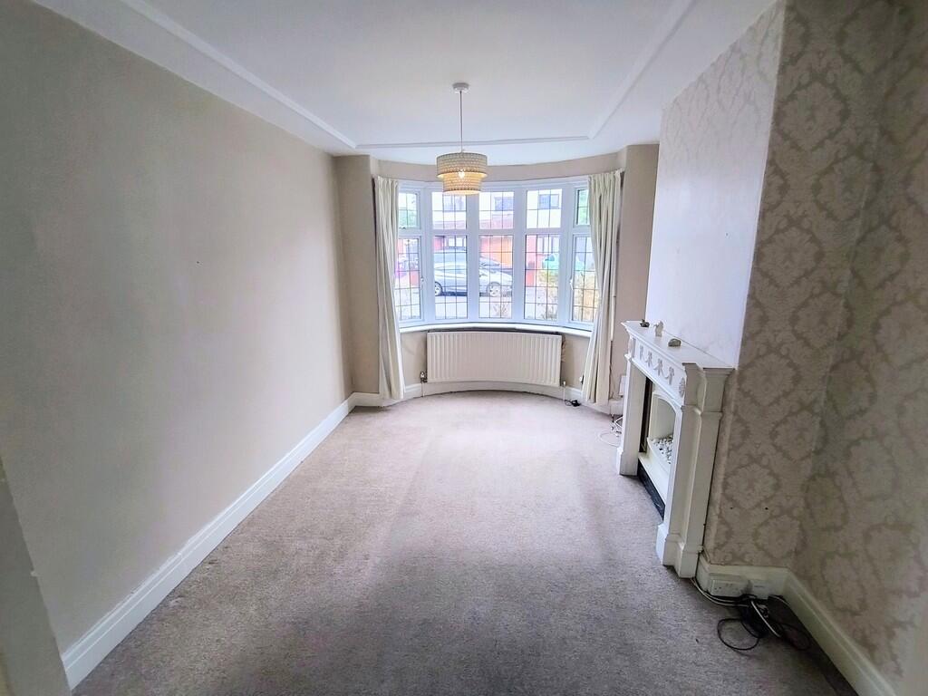 Hanbury Crescent, Penn, Wolverhampton photo 2