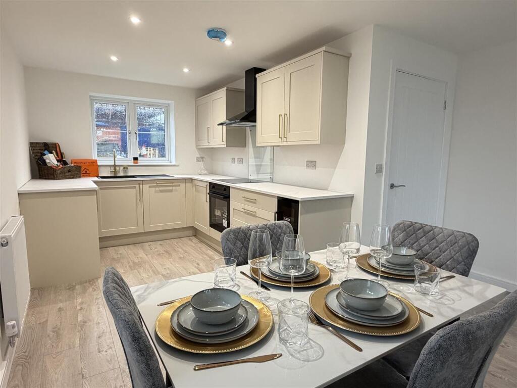 Westfield Way, S43 photo 3
