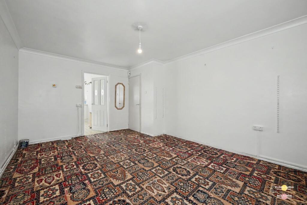 Apartment in Reading - View 3