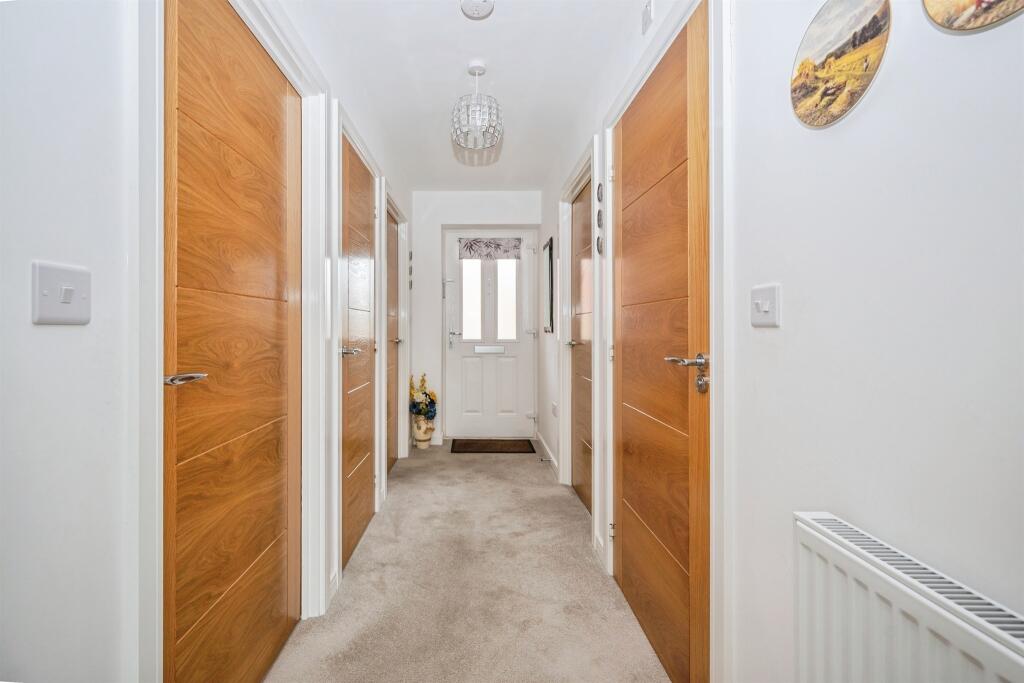 Kensington Drive, Hatton, Derby photo 4
