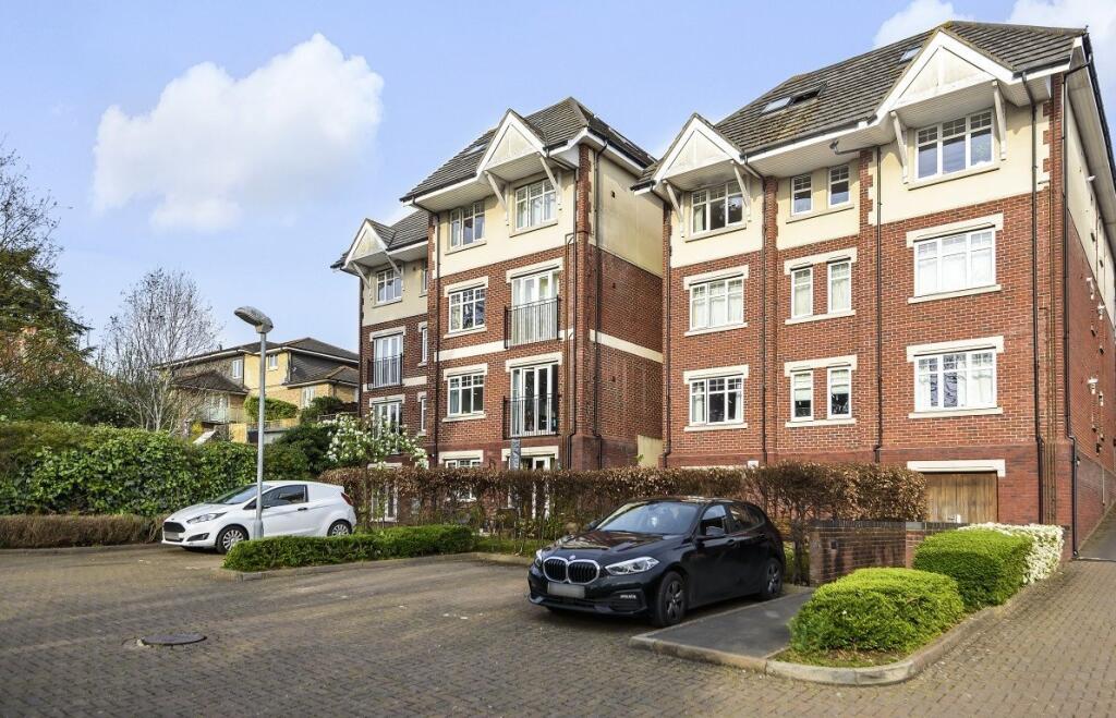 1-bed flat on Cobbett Road, Southampton, Hampshire, SO18, £140,000