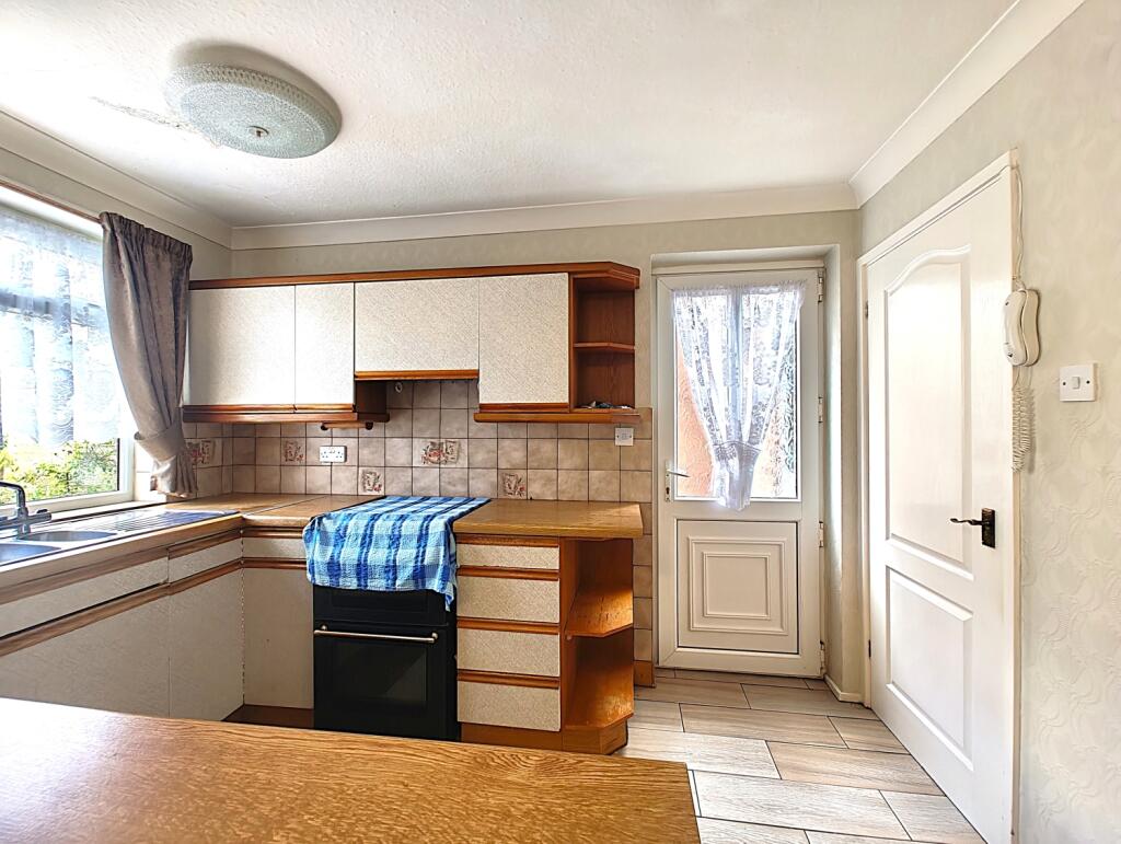 House in Dudley, Sedgley - More