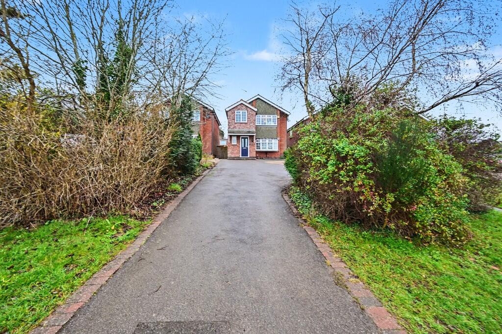 3-bed detached on Crick Road, Hillmorton, Rugby, £375,000