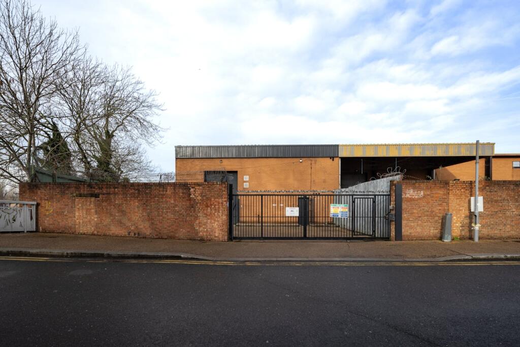Main image of property: Unit 2A 210 Church Road, Unit 2A, 210 Church Road, London, E10 7JQ
