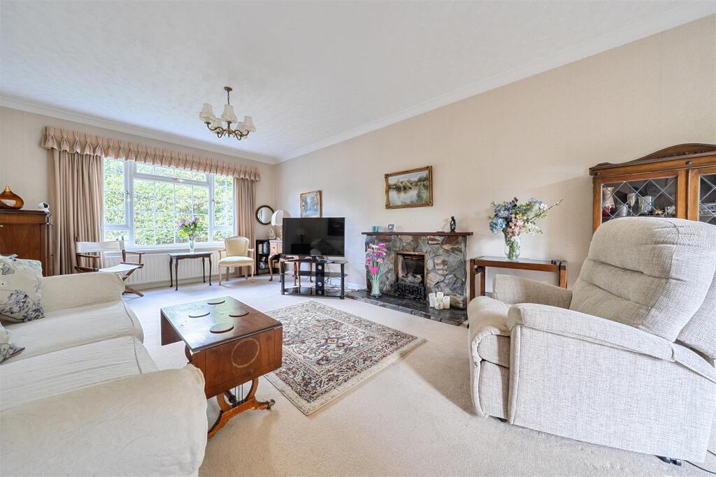 House in Surrey Heath, Old Dean - View 3