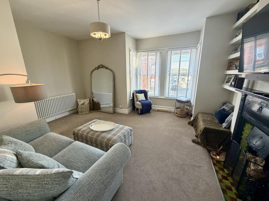 Apartment in Worthing, Broadwater - View 3