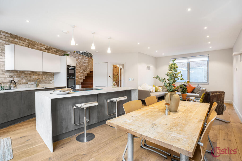 Main image of property: Blythwood Road, N4