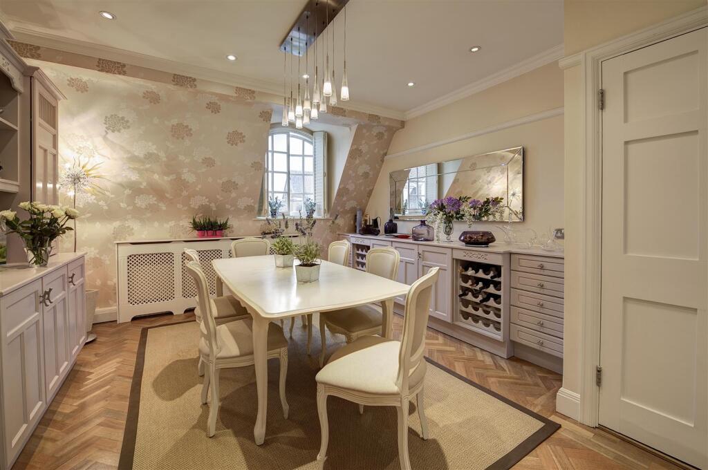Apartment in London - View 5