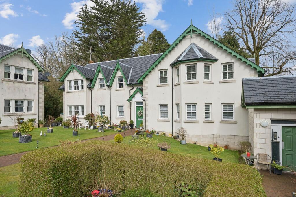 Main image of property: Flat 3 Dalandhui East, Garelochhead, Helensburgh, G84 0BE
