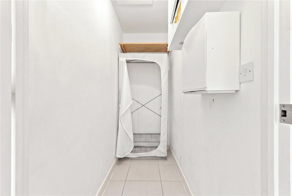 Apartment in London - More