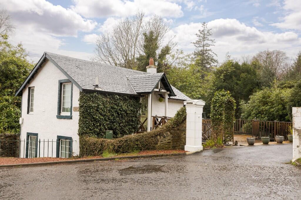 Main image of property: Auchenlea Lodge, Torwoodhill Road, Rhu, Helensburgh, Argyll And Bute G84