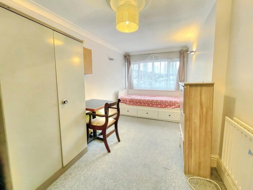 House in Northampton, Billing - View 5