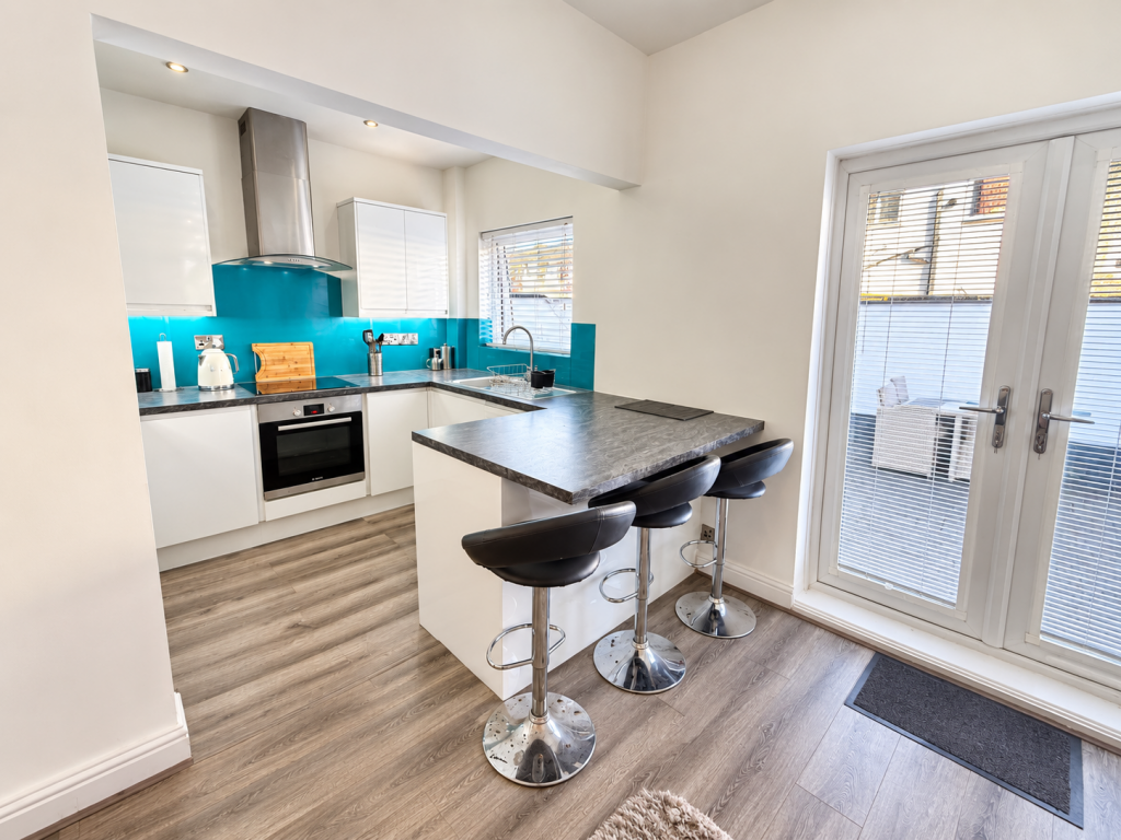 House in Wirral, Liverpool City Region - View 4