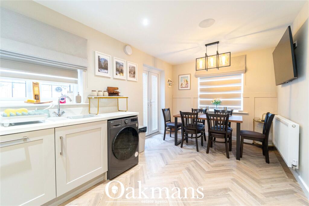 Calvert Close, Alcester, B49 photo 3