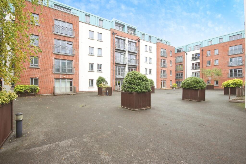 2-bed flat on Greyfriars Road, Coventry, £120,000