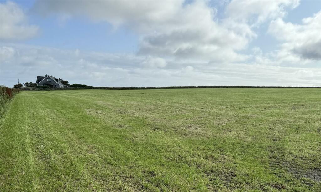 Potential development land, Berstane Loan, Kirkwall, Orkney, KW15 1TA - View 4