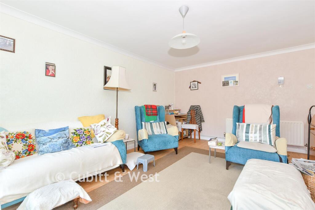 House in Havant, Hampshire - View 5