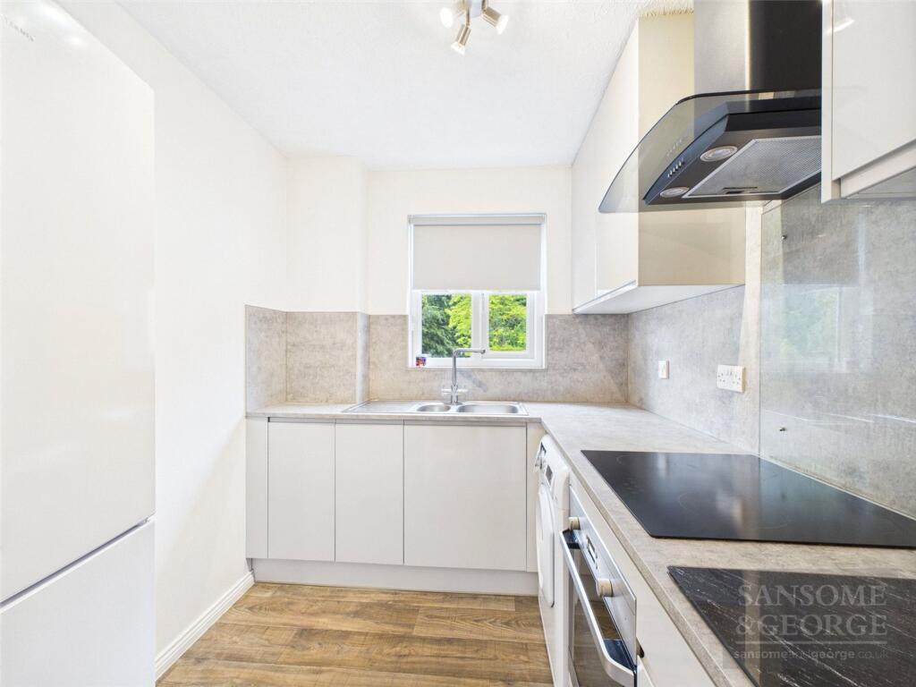 Groves Lea, Mortimer, RG7 photo 3