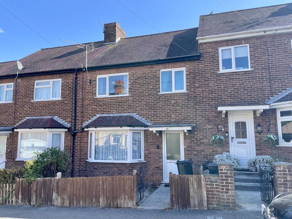 Main image of property: 19 Victoria Road, Walton on the Naze, Essex CO14 8BU