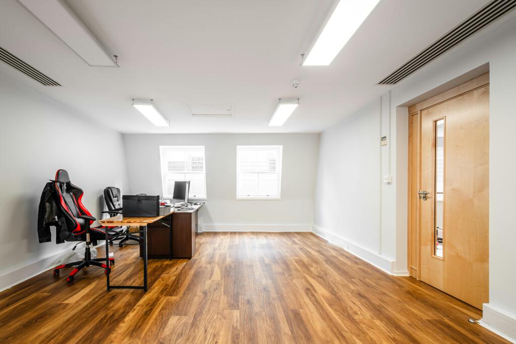 Widegate St 2223 3F  Low Res 9.jpg