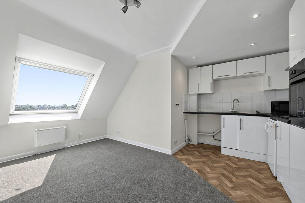 Apartment in Portsmouth - View 4