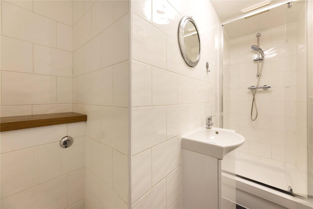Apartment in London, Royal Borough of Kensington and Chelsea - More