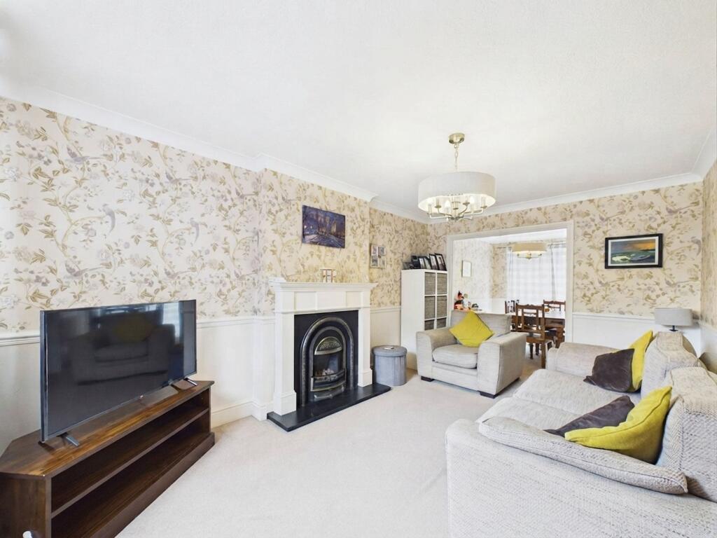 Maple Tree Avenue, Barlby, YO8 photo 2